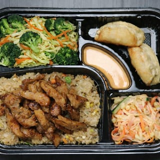 B2.CHICKEN BENTO